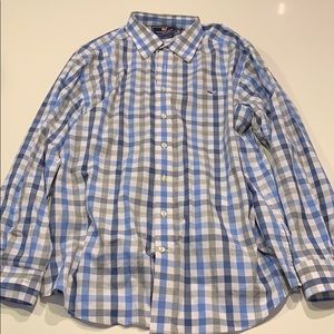 Vineyard vines slim fit whale shirt.